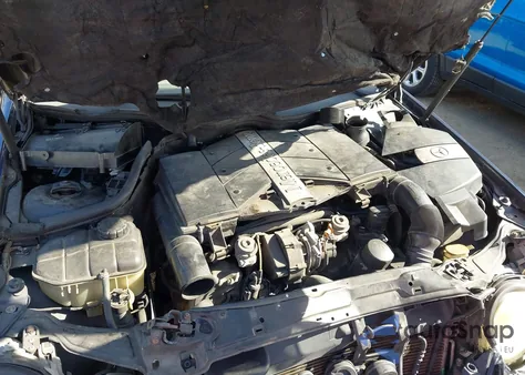 2003 Mercedes-Benz C 240 z USA, uszkodzony, nr VIN WDBRH61J23F344584